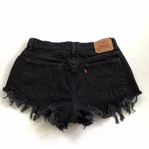 DON’T BUY/ RESERVED/ LEVI'S Cutoffs/ Waist 33-34